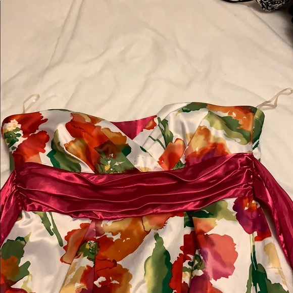 Pink floral dress - Picture 2 of 3